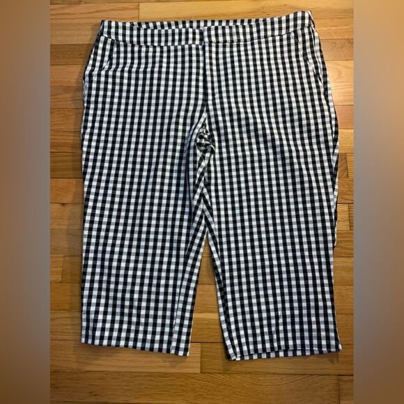 Time and Tru size 20 checkered capri pants - Picture 1 of 3